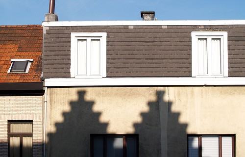 Rolety zewnętrzne na oknach dachowych –  wady i zalety